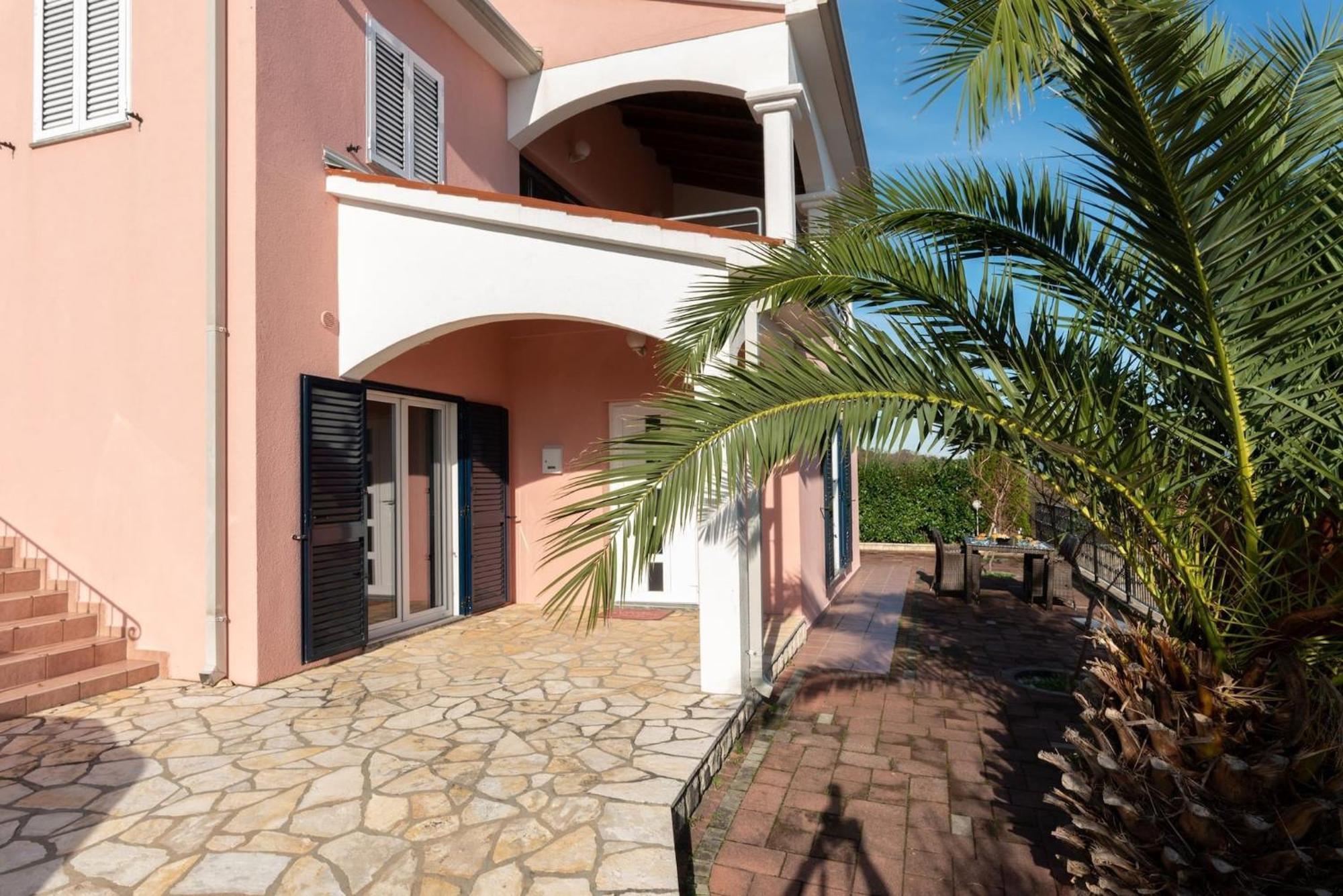 Holiday Home Alis Лабин Экстерьер фото